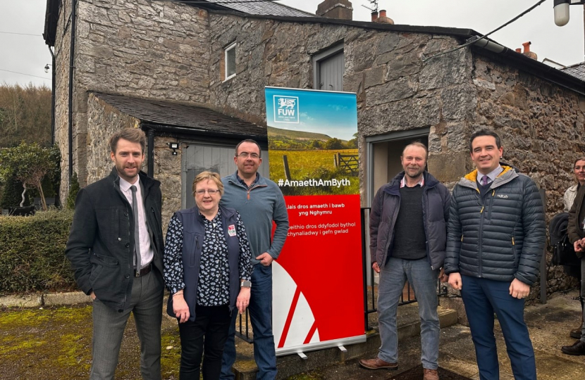 MP supports local farmers at FUW breakfast in Cefn Meiriadog 