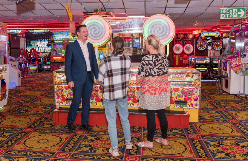 Harkers Amusements and Bingo take centre stage in MP’s winning Seaside Selfie