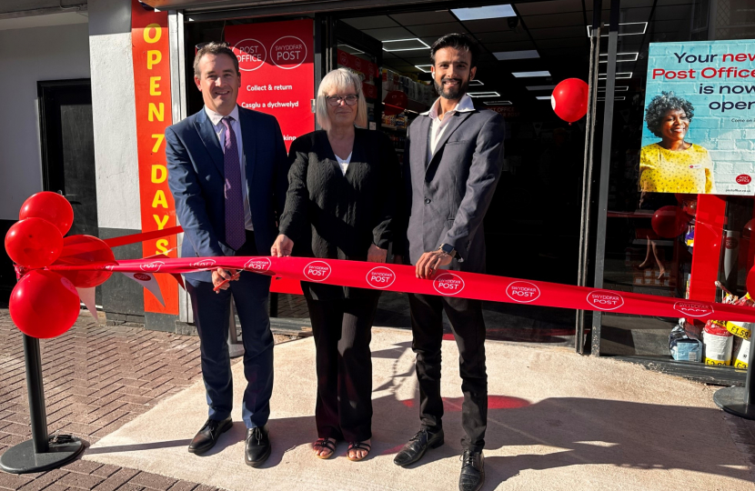 MP "Cuts the Ribbon" at the official opening of relocated Rhyl Post Office and new Rhyl Mini Market store  