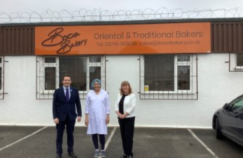 MP visits thriving Filipino bakery in Rhyl