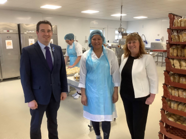 MP visits thriving Filipino bakery in Rhyl