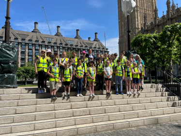 MP welcomes local school children to Parliament