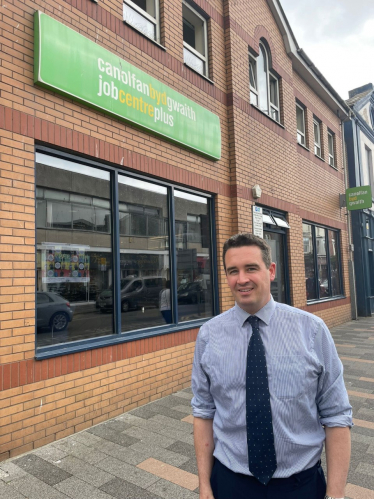 New and old Rhyl Jobcentres praised for success in helping people find work 